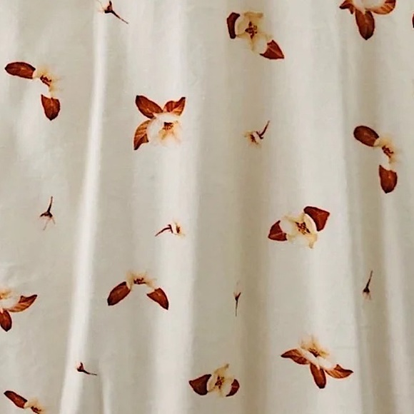 WeWoreWhat Harper Floral Midi Dress in white - Picture 3 of 8